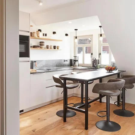 Apartment 6 *
