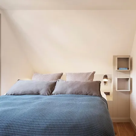 Apartment 6