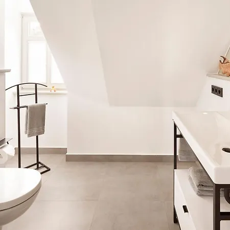Appartement 6 *