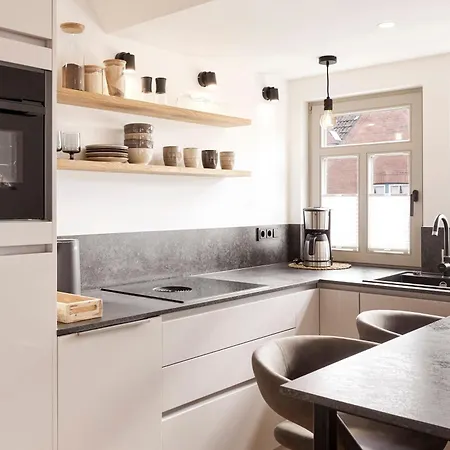 Appartement 6 *